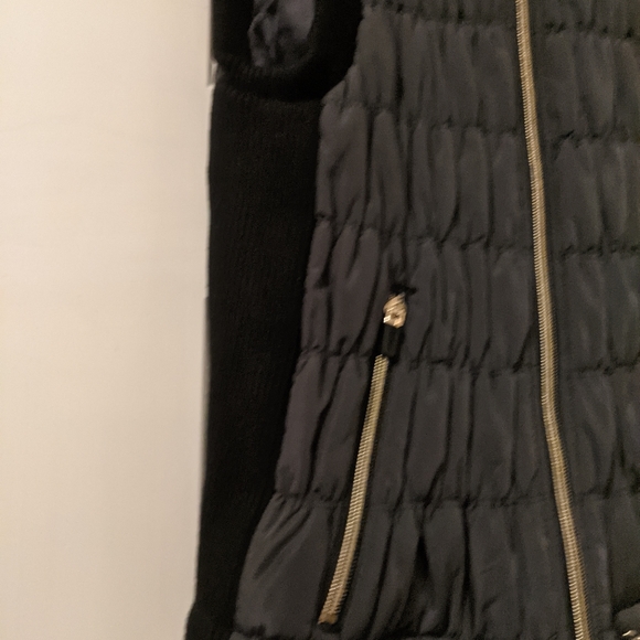 Calvin Klein Performance vest black with pockets and faux fur collar - Picture 5 of 8